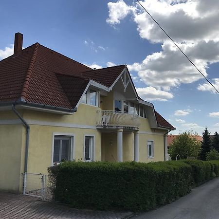 Esther Apartman Gyenesdiás Kültér fotó