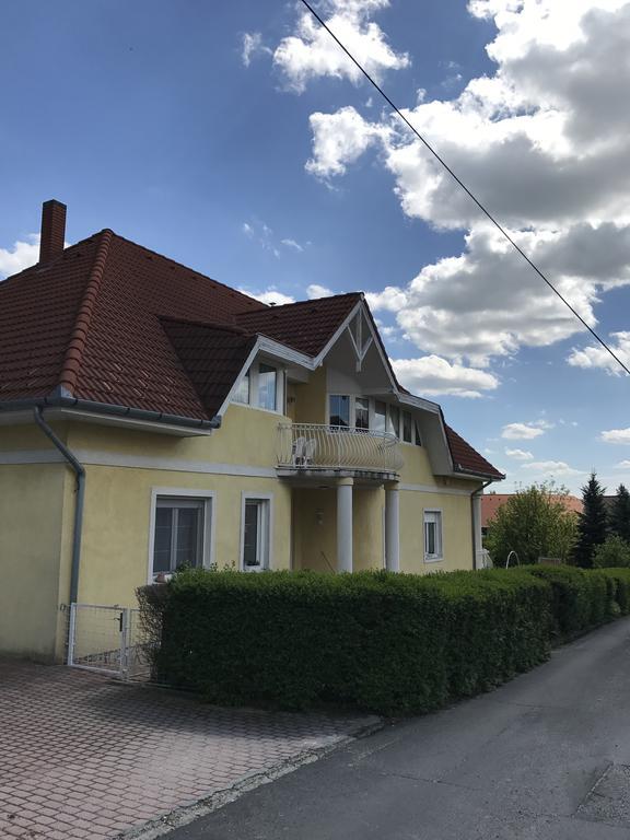 Esther Apartman Gyenesdiás Kültér fotó